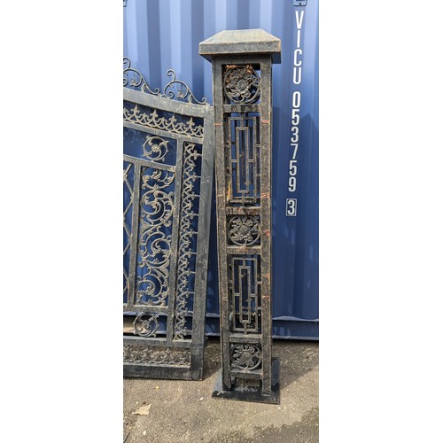 30 - A Pair of High Quality Cast Iron Estate Gates with Matching Posts.   Incredibly Intricate and Beauti... 