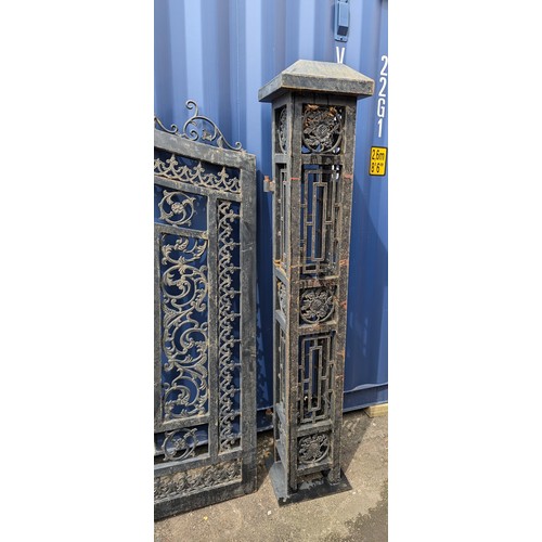 30 - A Pair of High Quality Cast Iron Estate Gates with Matching Posts.   Incredibly Intricate and Beauti... 