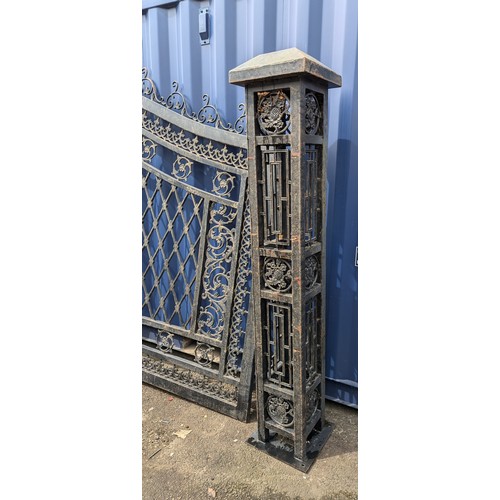 30 - A Pair of High Quality Cast Iron Estate Gates with Matching Posts.   Incredibly Intricate and Beauti... 