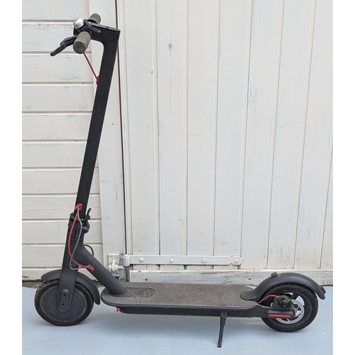 1537 - Xiaomi Electric Scooter - No Charger