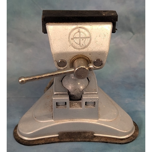 1789 - Free Standing Small Vice