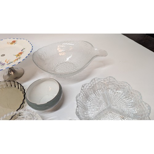 1072 - A Quantity of Glassware and Porcelain Including Vintage Cake Stand, Flan Dishes, Snack plate, Fish F... 