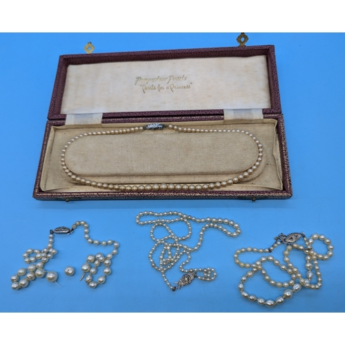 246 - Assorted Pearl Necklaces