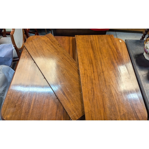 448 - A Victorian Wind Out Dining Table (No Handle) - 150 x 98cm