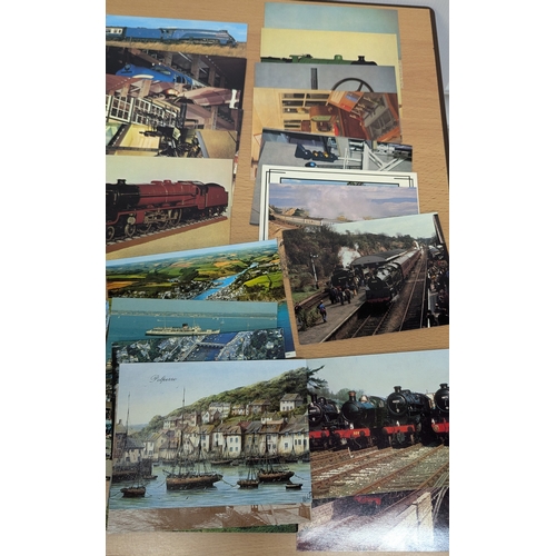 342 - A Collection of Vintage Photos and Postcards