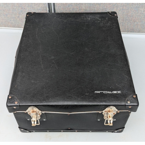 1529B - 2 Zoom Raptor Light Systems In Carry Case