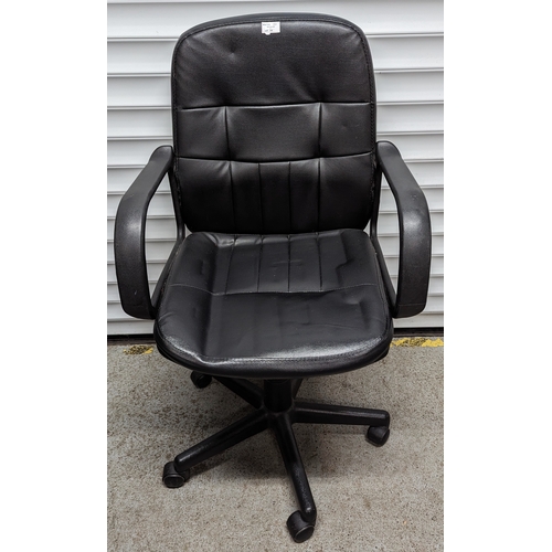 982 - Black adjustable office chair