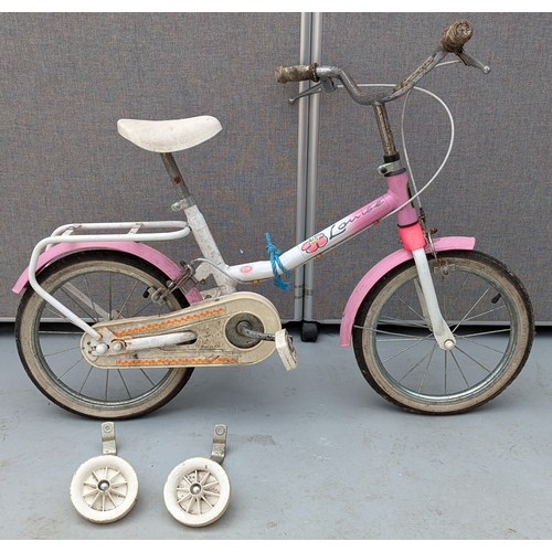 993 - Team Play Away Girls Bike with Stabilisers