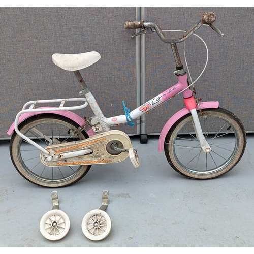 993 - Team Play Away Girls Bike with Stabilisers