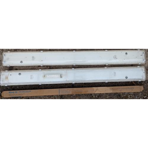 1069 - 2x 153cm Double Light Fittings With 4 Bulbs