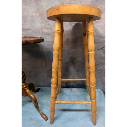 1501 - Small Pie Crust Lamp On Tripod Base & A Bar Stool With Turned Legs