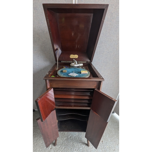 922 - HMV Studio Grand Cabinet Gramophone Model No. 10 - 1920's - In Working Order - 110 x 55 x 45cm