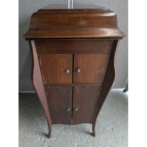 922 - HMV Studio Grand Cabinet Gramophone Model No. 10 - 1920's - In Working Order - 110 x 55 x 45cm