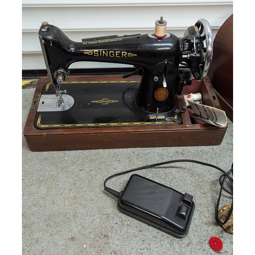 1507 - Singer Sewing Machine In Oak Case With Electric Foot Peddle