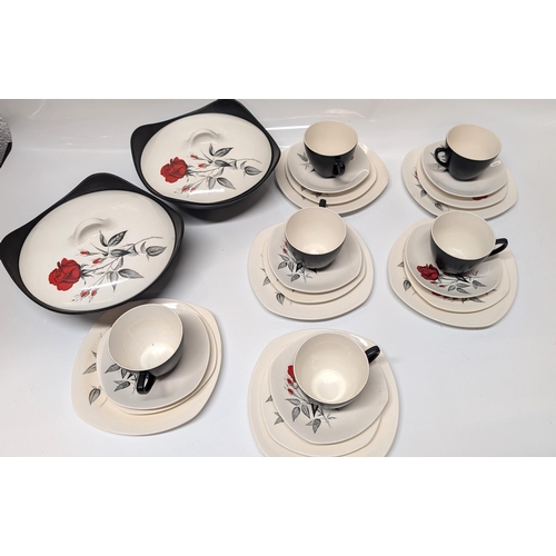 610 - Vintage Midwinter Stylecraft Staffordshire Dinner and Tea Set:
6 x Cups, 6 x Saucers, 6 x Sidepleate... 