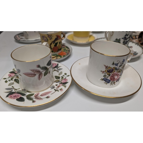 612 - Antique China Cups & Saucers inc. Crown Ducal, Royal Worcester, Foley China, Hammersley, Carlislewar... 