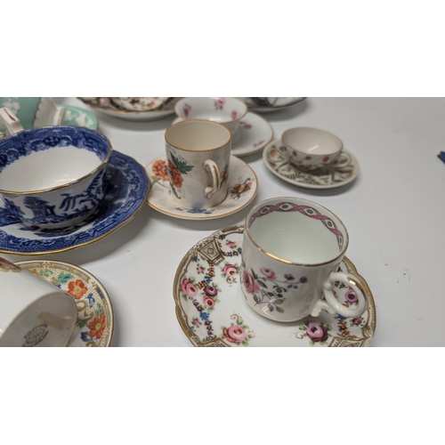 612 - Antique China Cups & Saucers inc. Crown Ducal, Royal Worcester, Foley China, Hammersley, Carlislewar... 