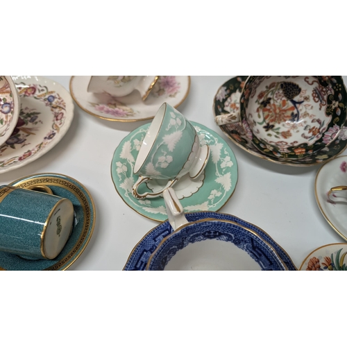 612 - Antique China Cups & Saucers inc. Crown Ducal, Royal Worcester, Foley China, Hammersley, Carlislewar... 