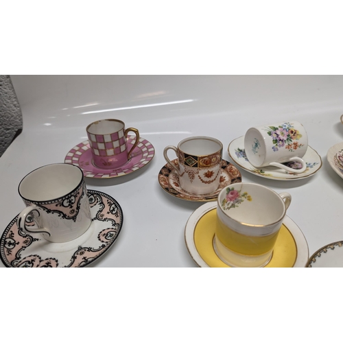 612 - Antique China Cups & Saucers inc. Crown Ducal, Royal Worcester, Foley China, Hammersley, Carlislewar... 