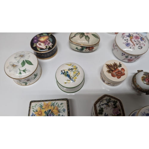 614 - A Selection of Vintage China Pill Boxes/ Trinket Boxes inc. Staffordshire, Wedgewood, Museum Collect... 