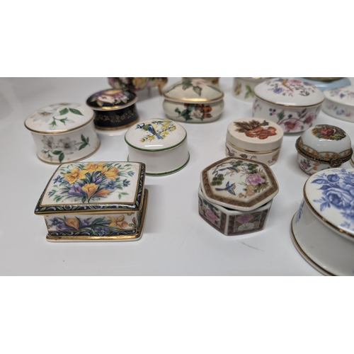 614 - A Selection of Vintage China Pill Boxes/ Trinket Boxes inc. Staffordshire, Wedgewood, Museum Collect... 