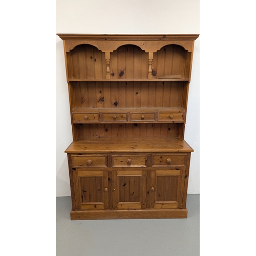 1002 - A Pine Dresser - 136 x 42 x 200cm