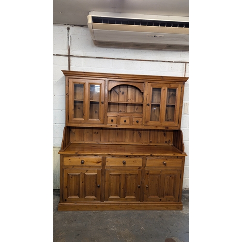 1004 - A Large Part Glazed Pine Dresser In 2 Parts - 180 x 196 x 50cm