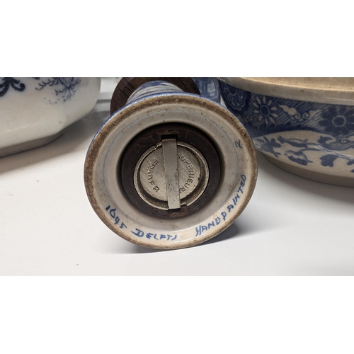 619 - A Collection of Antique Blue and White Chinaware inc.  a large amount of Copeland Spode Italian Ware... 