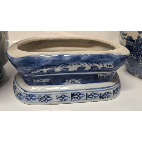 620 - Antique Chinese Hand Painted Flow Blue Porcelain Cantonware Planter 26cm L x 23cm D x 16cm H, Antiqu... 