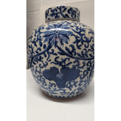 621 - Vintage Royal Delft Bulister Vases early 1900's  and a Large 19th Century Chinese Ginger Jar. 
Vases... 