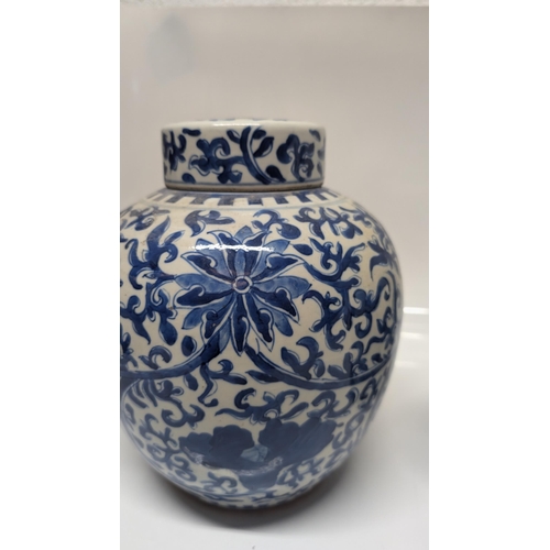 621 - Vintage Royal Delft Bulister Vases early 1900's  and a Large 19th Century Chinese Ginger Jar. 
Vases... 