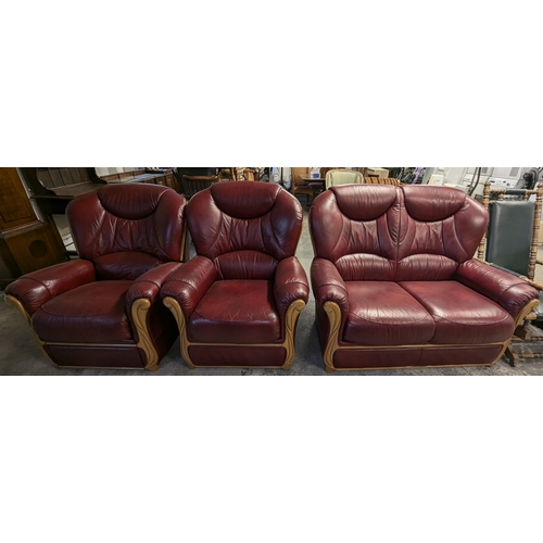 1026 - A Red Leather 3 Piece Sofa Set - 2 Seater 125cm Wide - Single Seater 80cm Wide