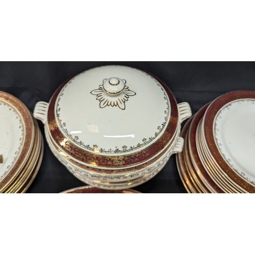 773 - Arklow Part Dinner Service - 28 Pieces In Total - Jug Handle Has Been Repaired