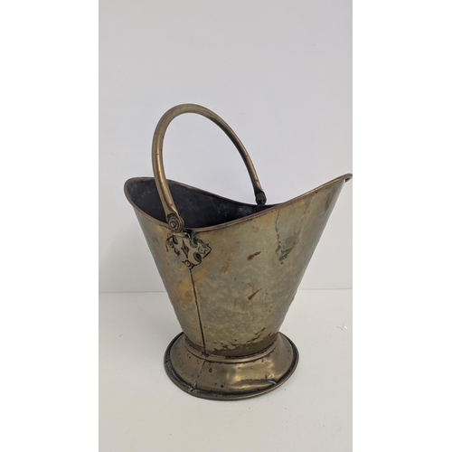 593 - Victorian Brass Helmet Coal Scuttle - Approximately 34cm Tall And 40cm At The Rim