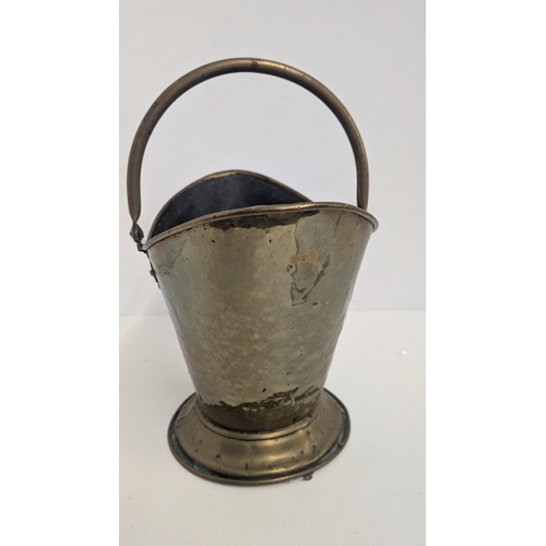 593 - Victorian Brass Helmet Coal Scuttle - Approximately 34cm Tall And 40cm At The Rim