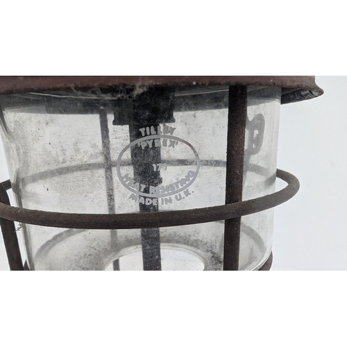 594 - An Authentic 1950's Tilley Guardsman's/Storm Paraffin Lamp With Original Tilley Pyrex Glass - 171 - ... 