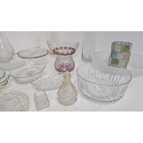 933 - A Selection Of Antique And Vintage Glassware Including: Lampshades; Fruit Bowls; Vases Etc.