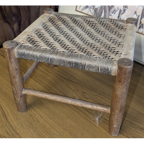 1546 - A Vintage Foot Stool