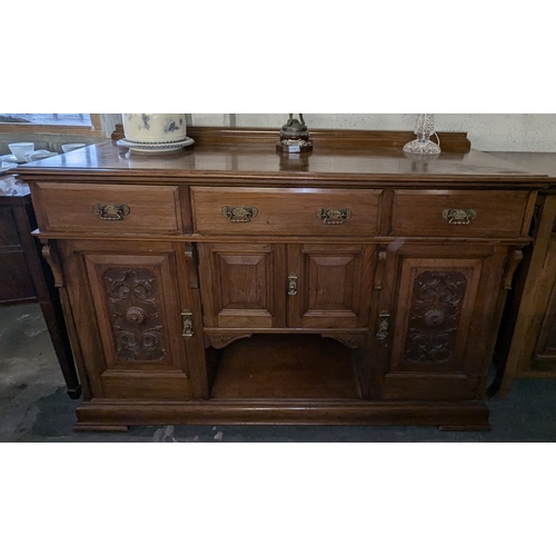 161 - A Late Victorian Mahogany Sideboard With Three Drawers Over A Pair Of Cabinet Drawers Flanked By Lar... 