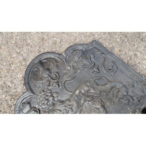 44 - Heavy Cast Iron Reproduction Fire Back Featuring A Lion With Tudor Rose, Fleur De Lys And A Thistle ... 