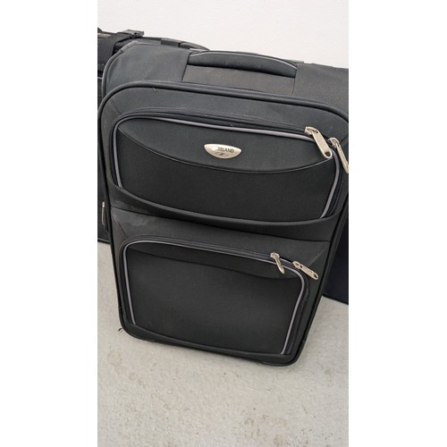 938 - A Selection of 3 x Suitcases/ Luggage Carriers and a Holdall - All In Good Condition