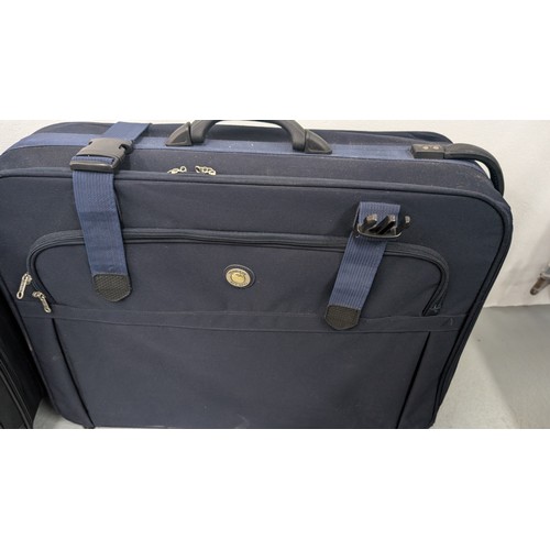 938 - A Selection of 3 x Suitcases/ Luggage Carriers and a Holdall - All In Good Condition