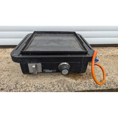 877 - Portable Gas Hot Plate With Regulator