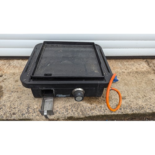 877 - Portable Gas Hot Plate With Regulator