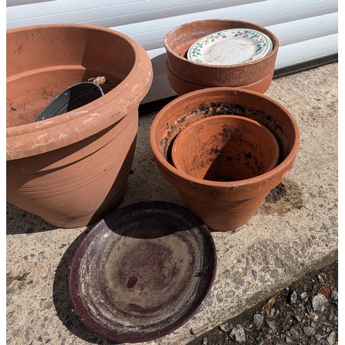 882 - Selection Of Pots, Planters, A Garden Kneeler And A Roll Of Weed Matting