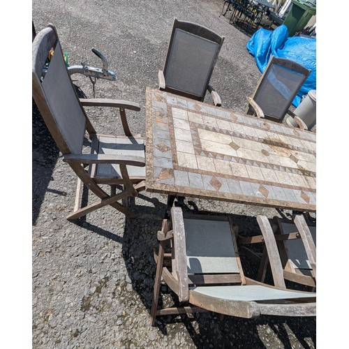 885 - 6x Hardwood Garden Chairs With Canvas Seating And Mosaic Topped Table On Metal Frame