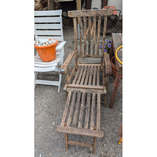 868 - Teak Garden Steamer Chair