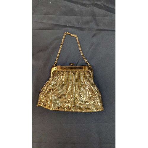 187 - .A Vintage Whiting and Davies USA Gold Tone Mesh Purse