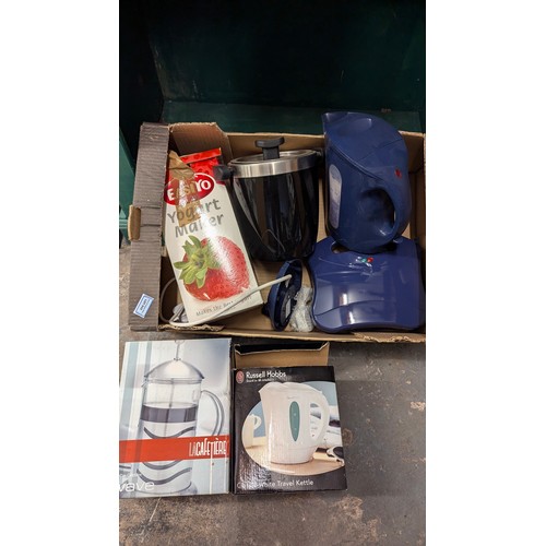 932 - A Collection Of Kitchen Items Including: Unused Cookworks Toastie Machine - Unused 12 Cup 'Wave' Caf... 