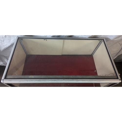 10 - Display Cabinet - Glass Has Scratches And In Need Of A Clean - 90 x 120 x 60cm